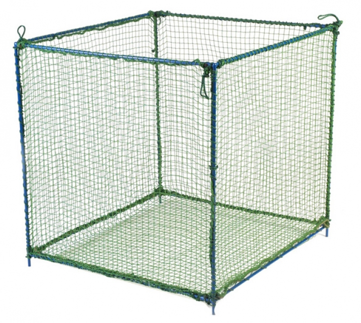 Fish containment net