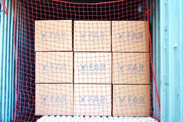 Cargo securing net for trucks and containers, mesh 70mm