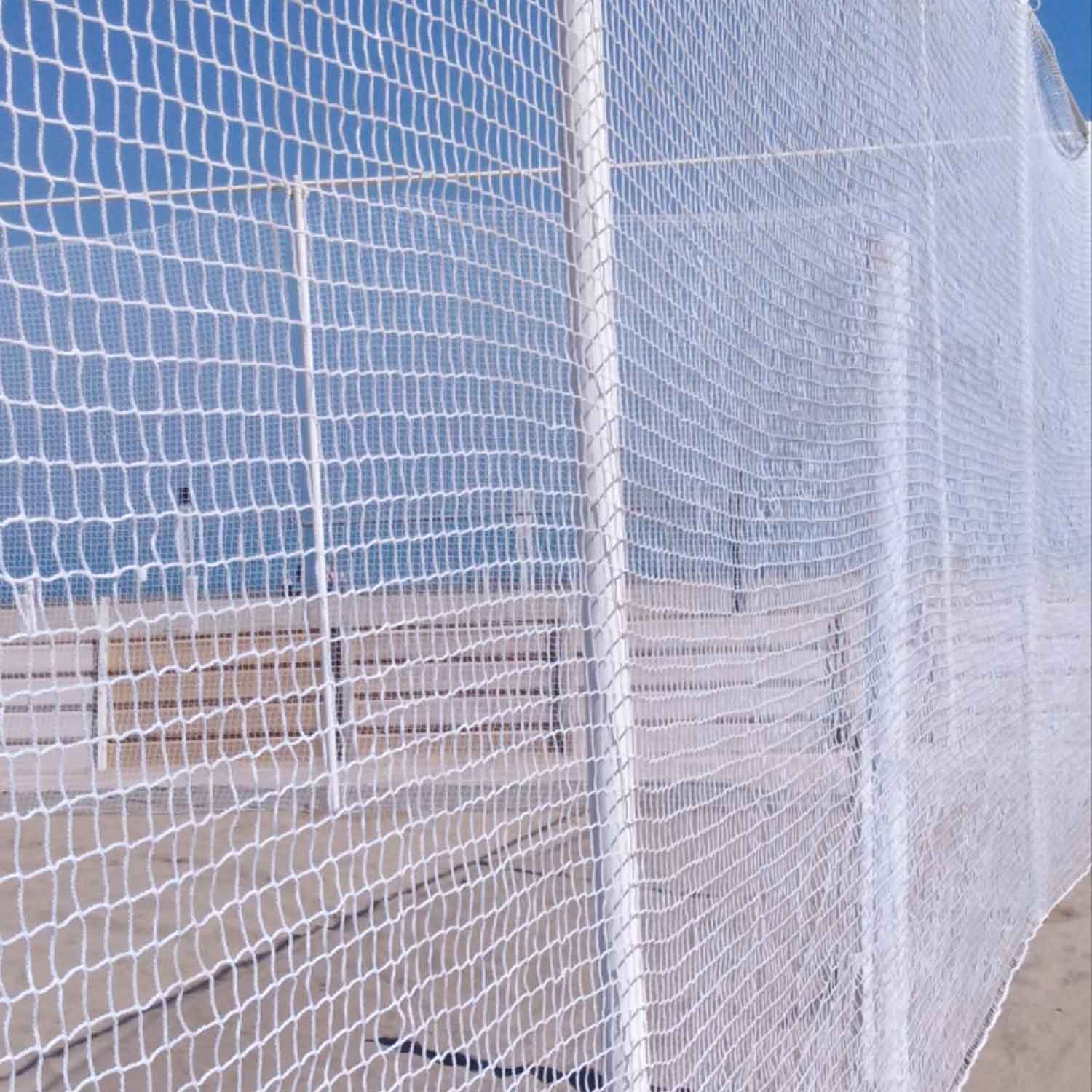 Fence nets for beach sports
