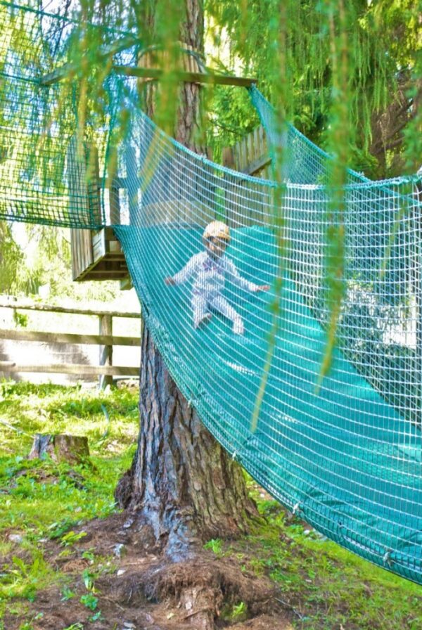 Slide/downhill for adventure parks