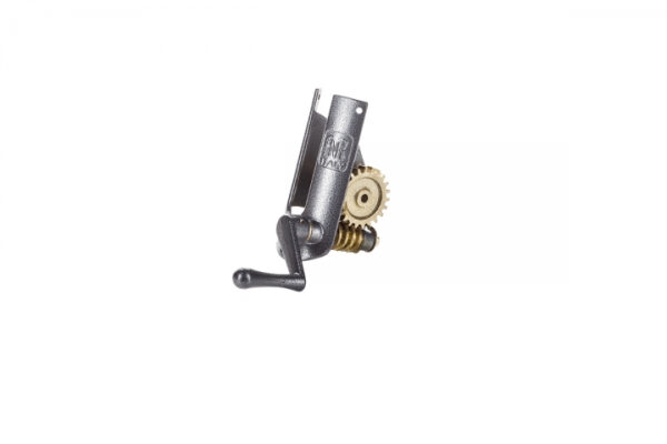 Cable winch for round poles